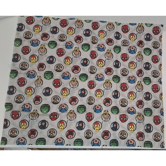 Lot Of 2 Fat Quarter Marvel Heroes Fabric - Picture 4 of 5